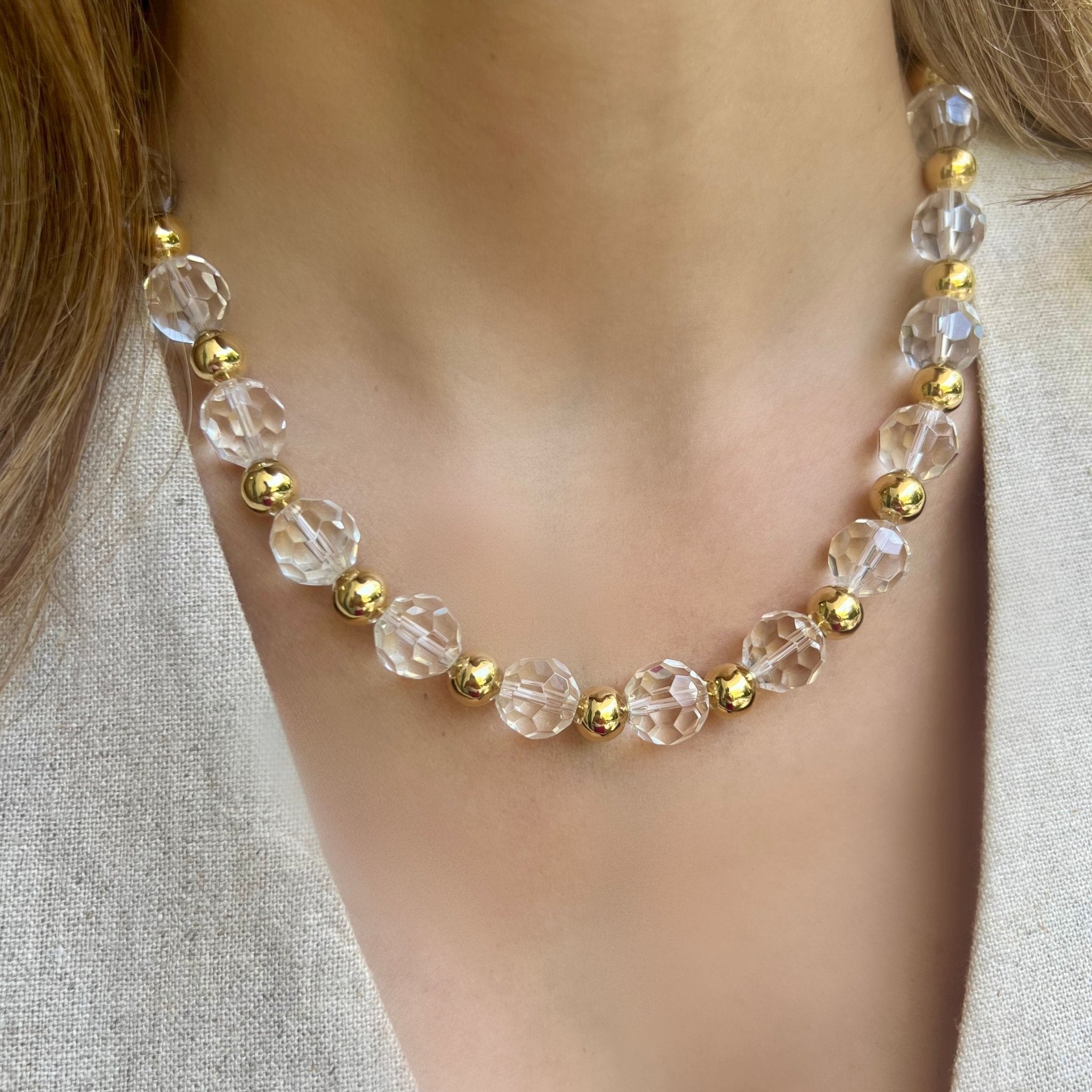 Chic Necklace on Woman - LPL Creations
