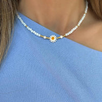 Daisy Crystals Necklace - LPL Creations