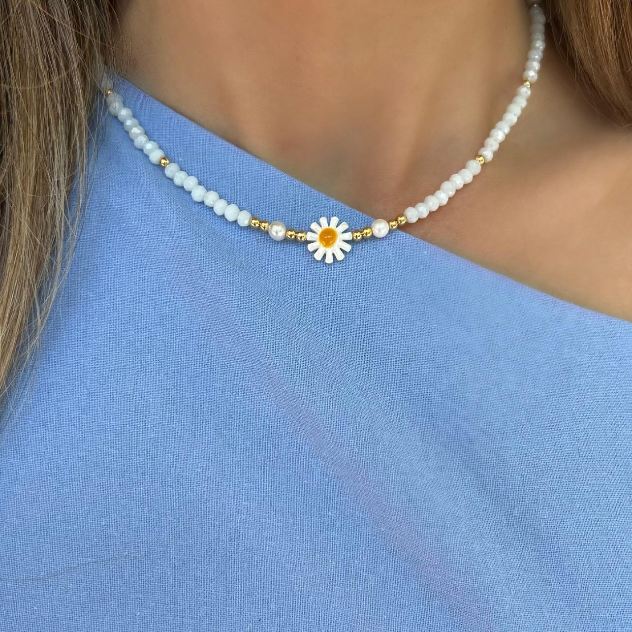 Daisy Crystals Necklace - LPL Creations