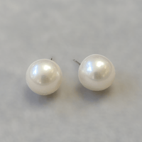 Pearl Stud Earrings - LPL Creations