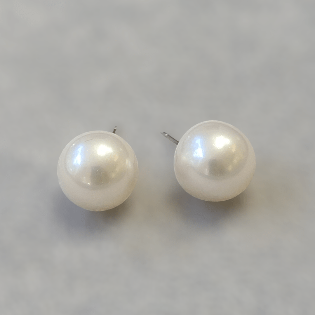 Pearl Stud Earrings - LPL Creations