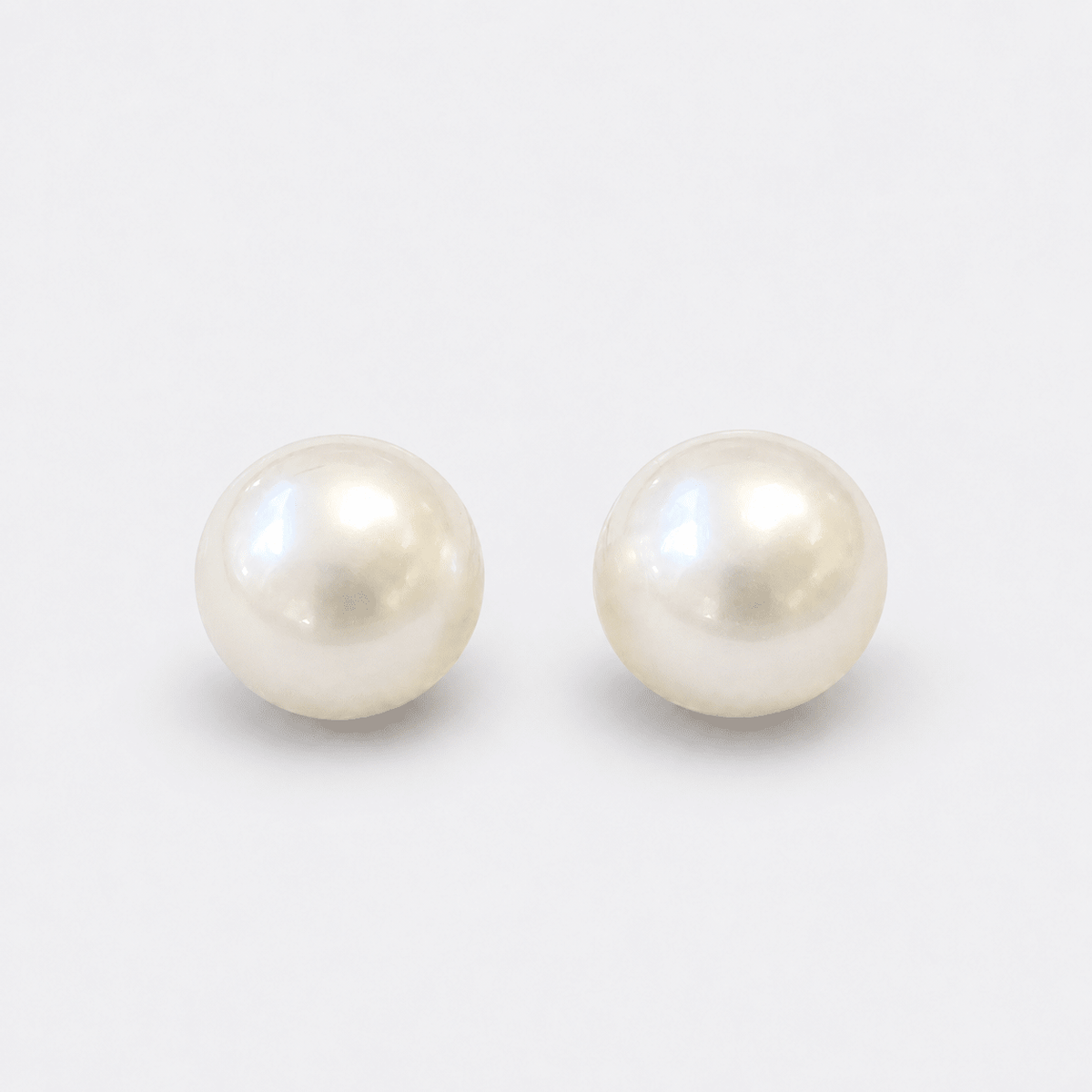Pearl Stud Earrings - LPL Creations