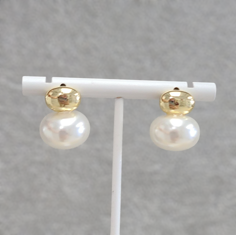 Julieta Pearl Stud